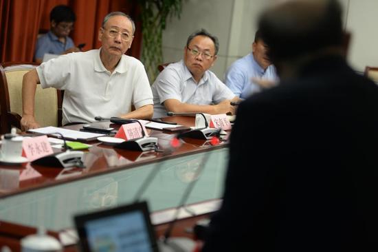陈清泉院士谈汽车产业创新:要掌握核心技术和人才(图1) 宋南平理事长出席研讨会